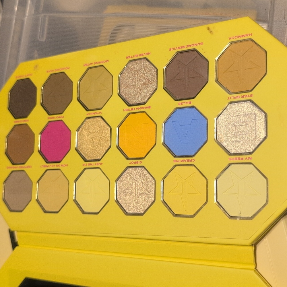 Jeffree Star Cosmetics Banana Fetish Eyeshadow Palette NIB NEW IN BOX - Picture 14 of 14